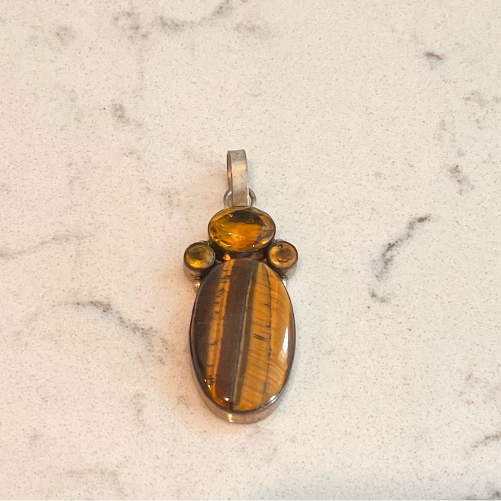 Vintage Tiger’s Eye And Cintrine‎ Pendant Set In 925 Silver